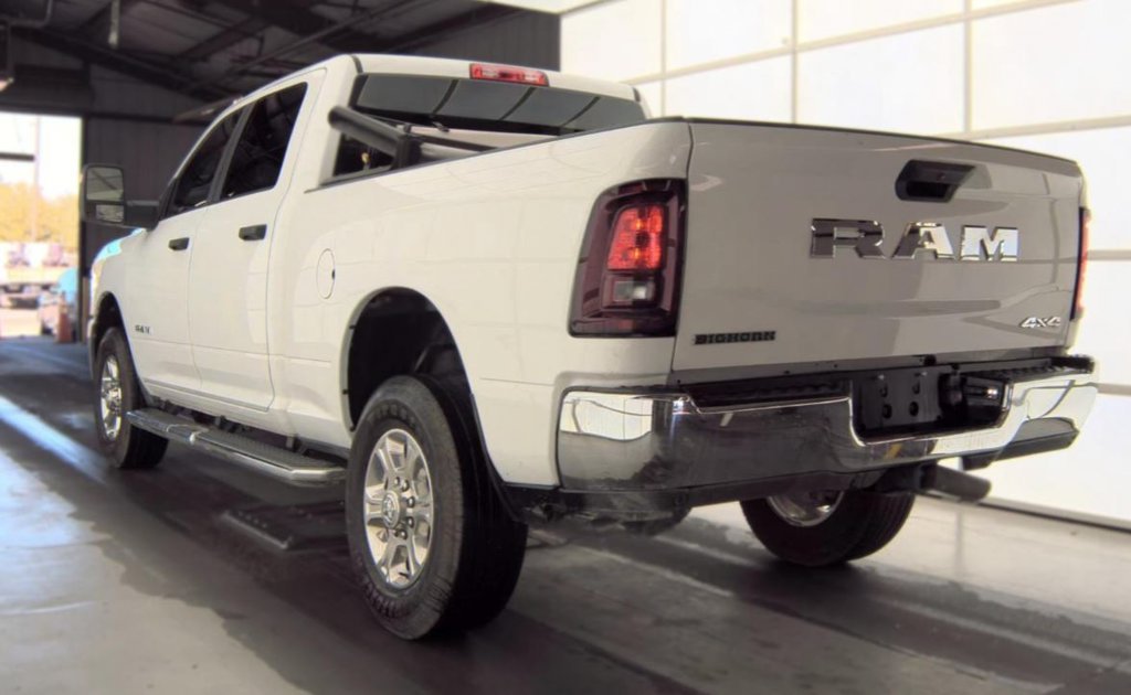 Used 2026 White Ram Big Horn image 4