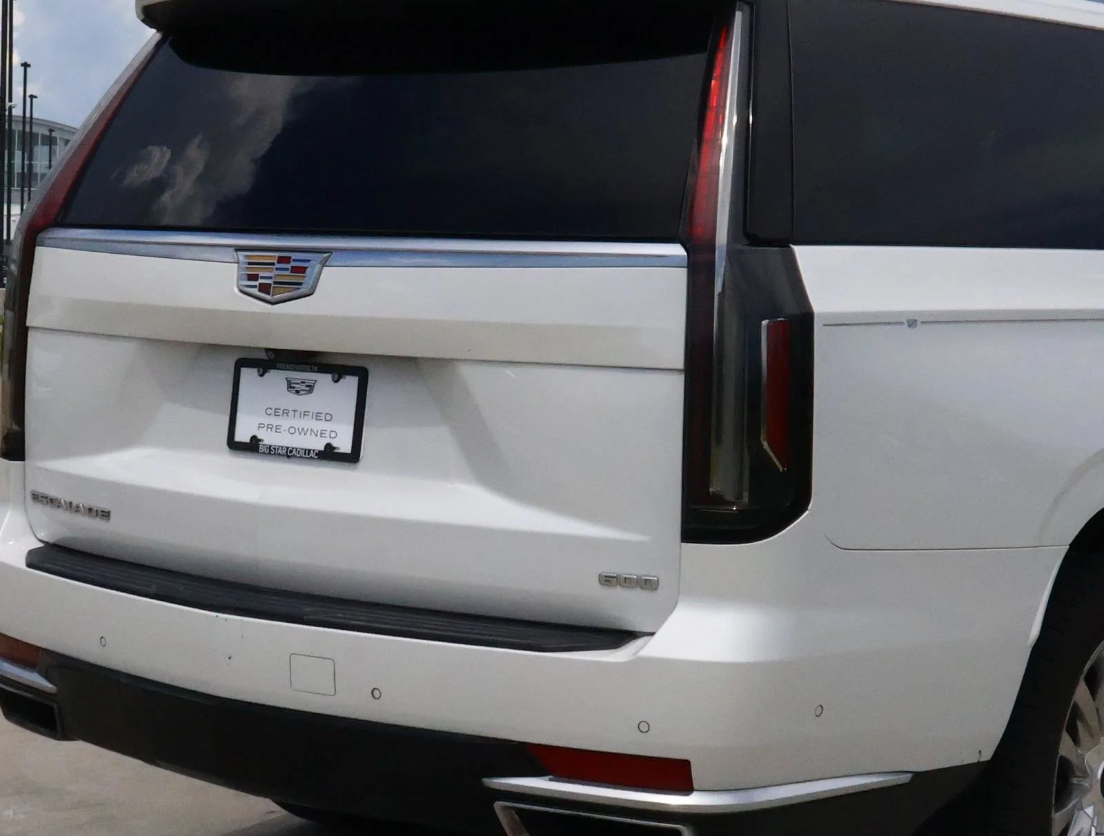 Used 2021 CRYSTAL WHITE TRICOAT Cadillac Premium Luxury image 10