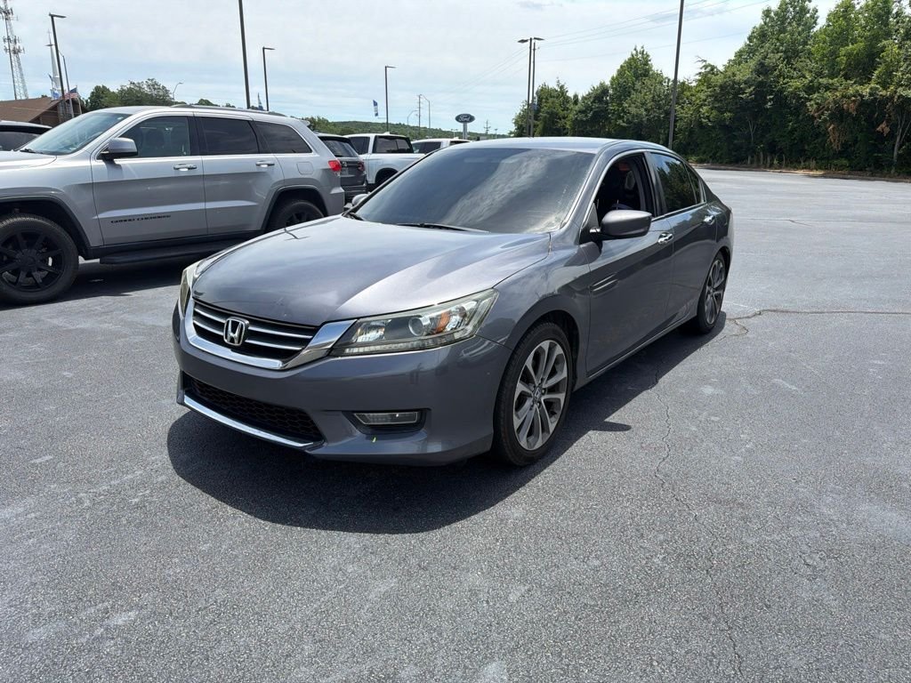 Used 2013  Honda Sport image 1