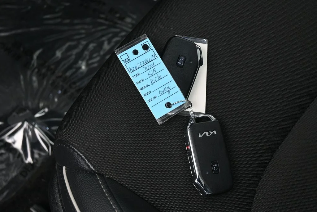 Used 2024 Gravity Gray Kia GT-Line image 19
