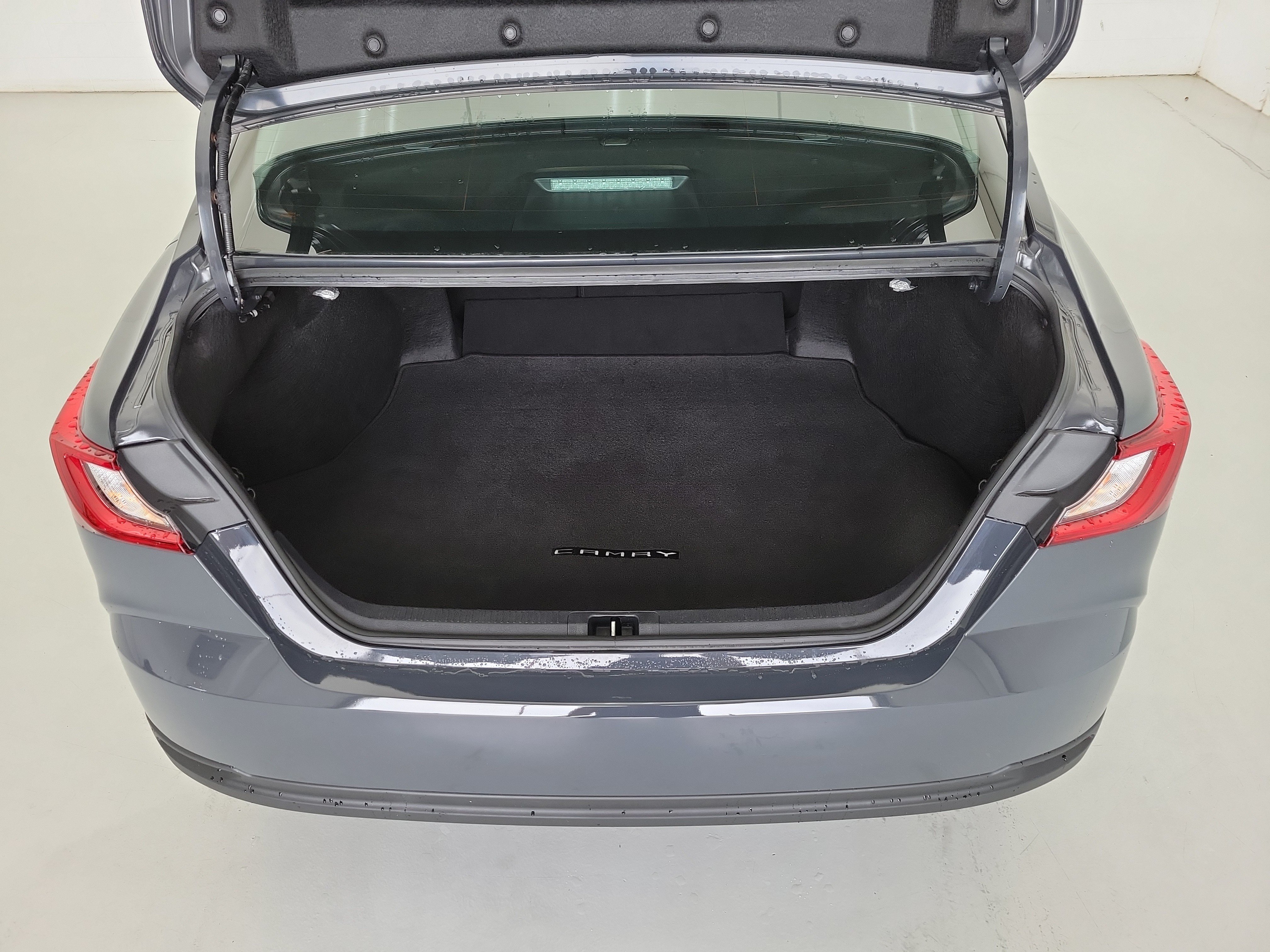Used 2025 Underground Toyota LE image 11