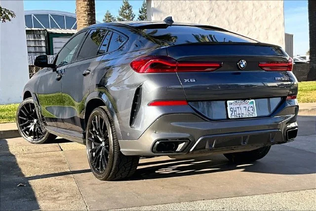 Used 2020 Gray Metallic BMW M50i image 12
