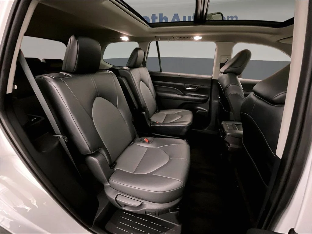 Used 2025 Beige Toyota XLE image 31