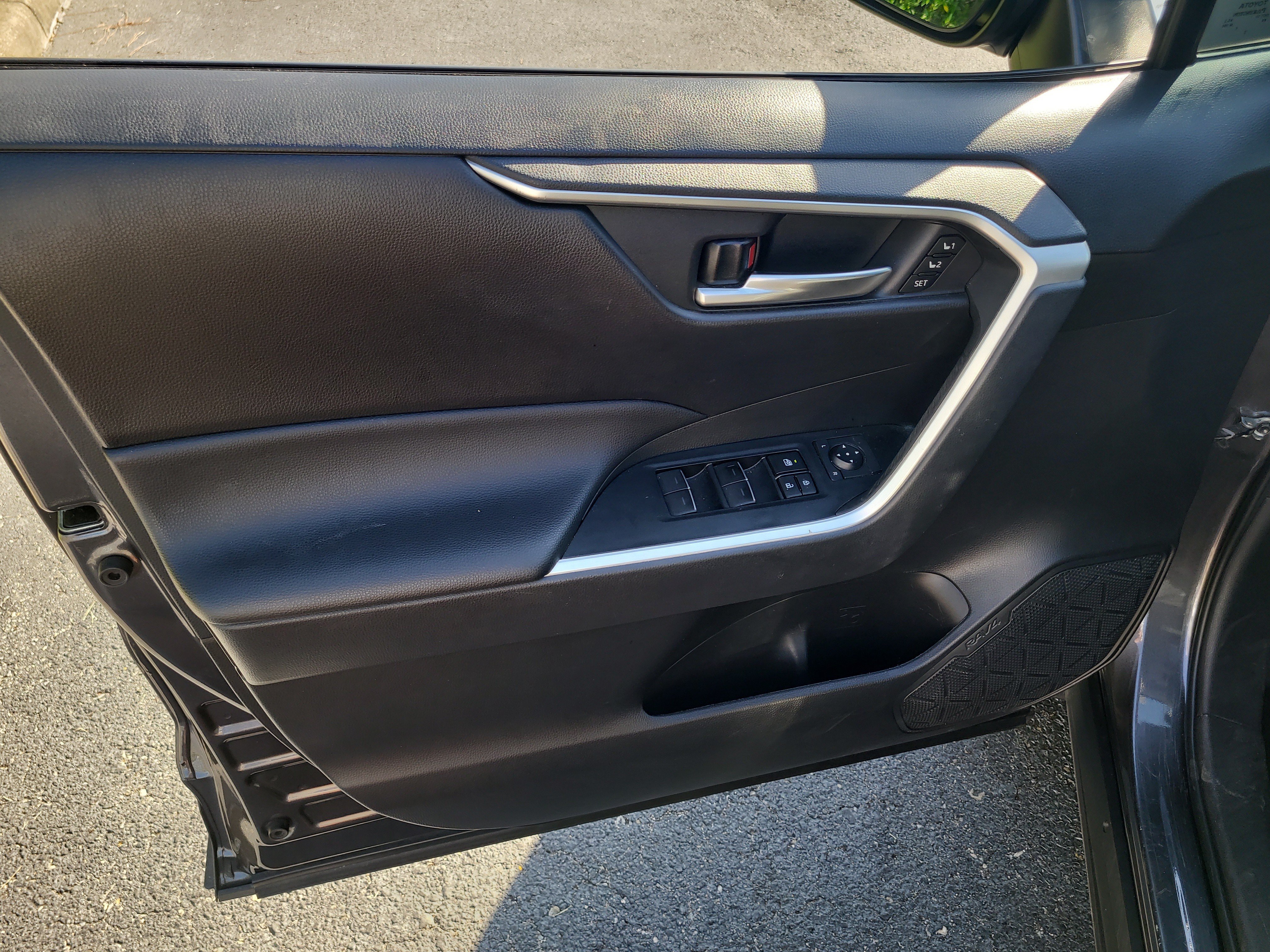 Used 2024 Magnetic Gray Metallic Toyota XLE Premium image 17