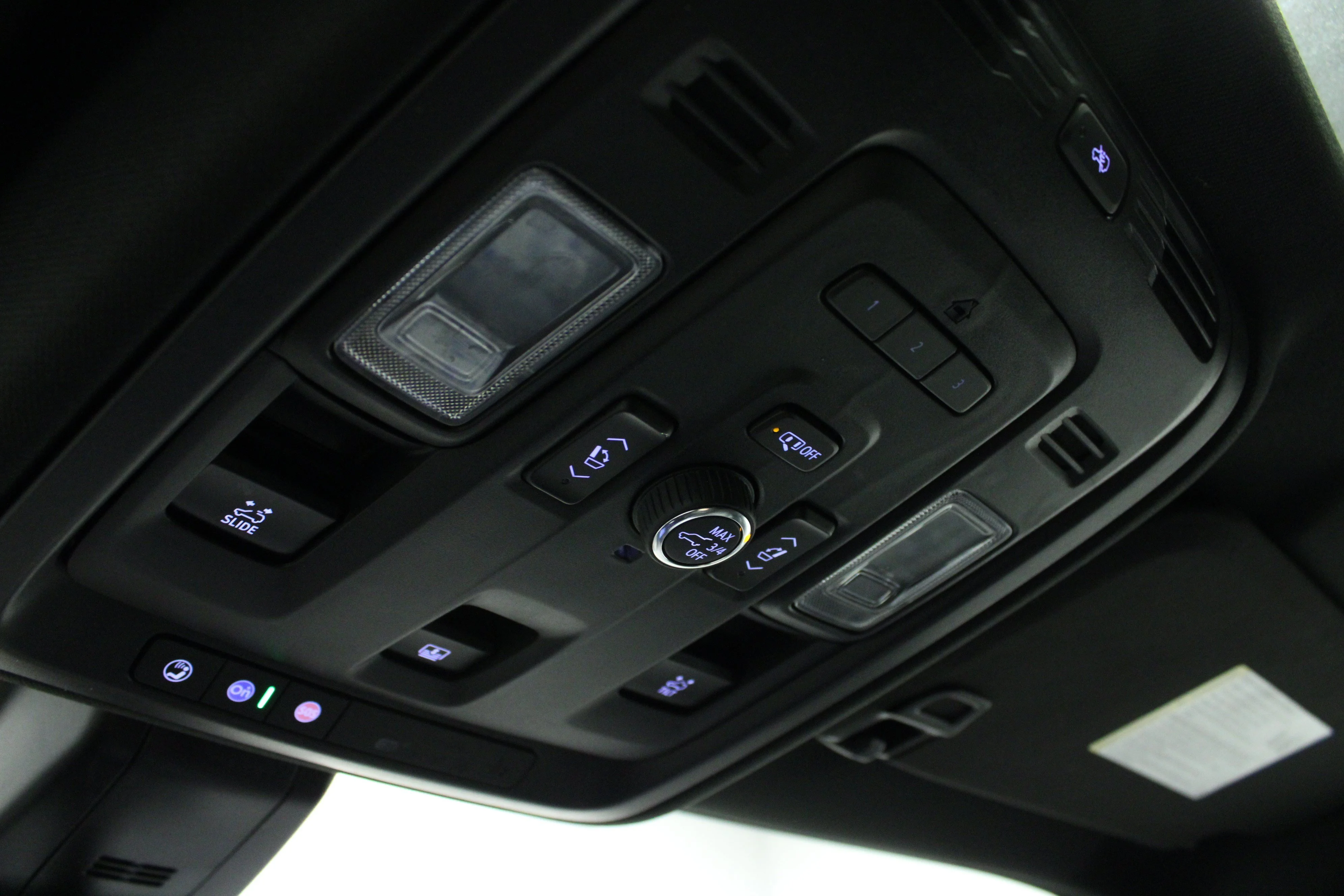 Used 2021 Onyx Black GMC Denali image 24