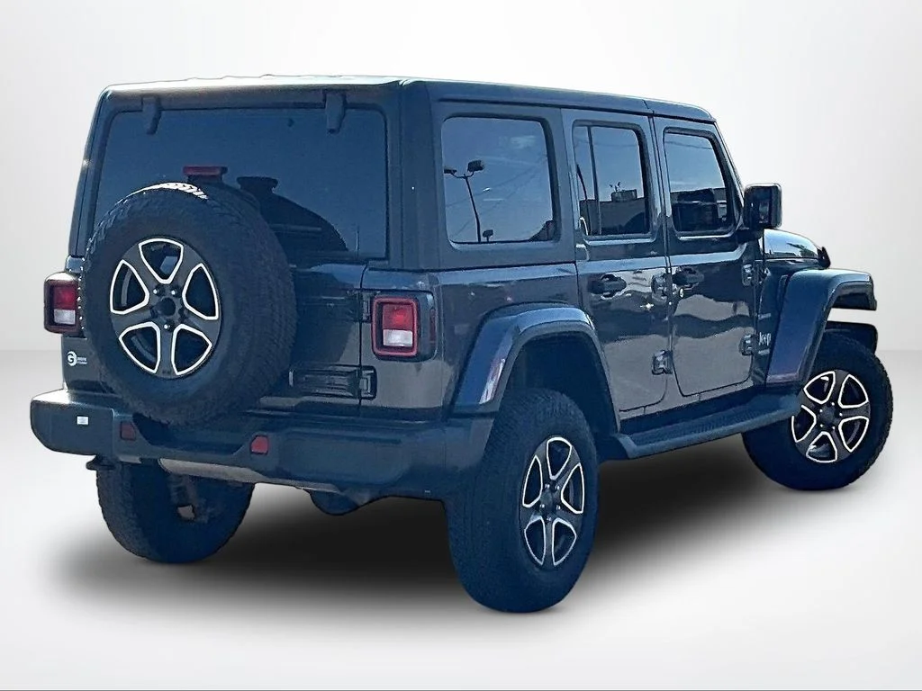 Used 2019 Gray Jeep Unlimited Sahara image 3