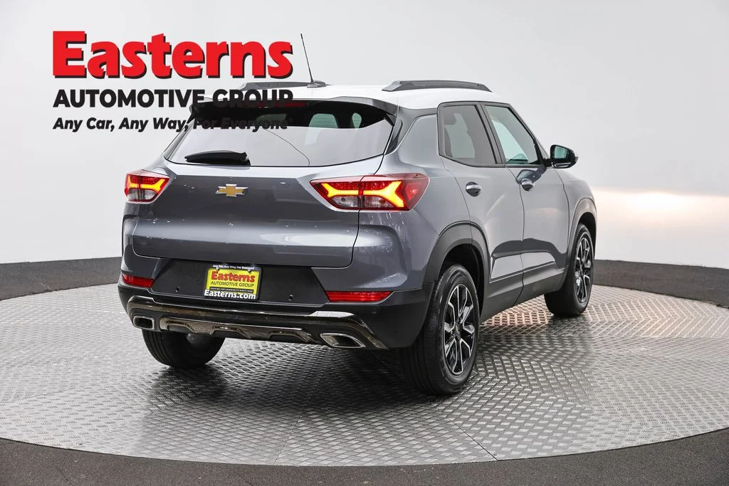 Used 2021 Gray Chevrolet ACTIV image 5