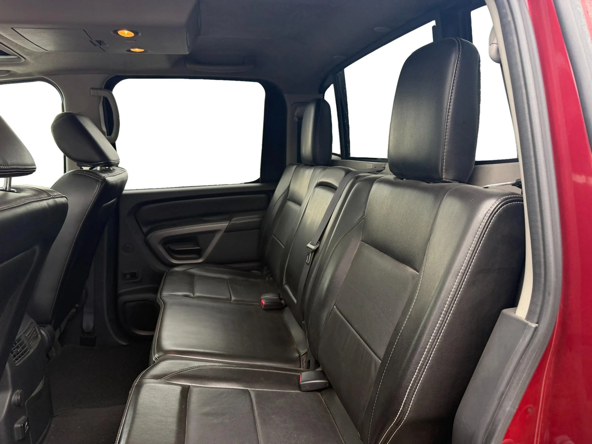 Used 2015 Cayenne Red Nissan PRO-4X image 8
