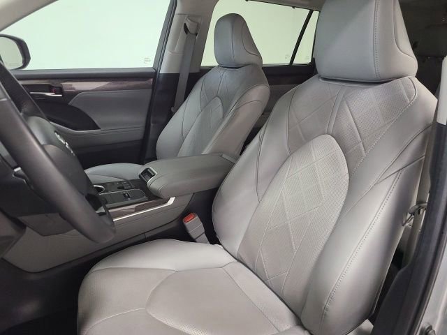 2024 Toyota Highlander Platinum - Photo 18