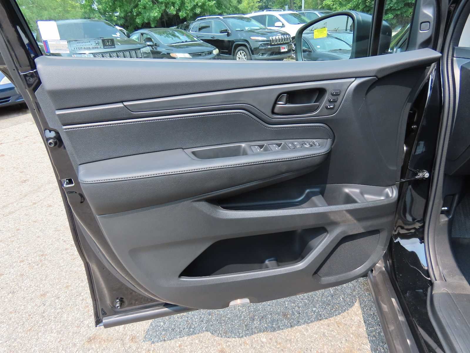 2026 Honda Odyssey EX-L - Photo 16