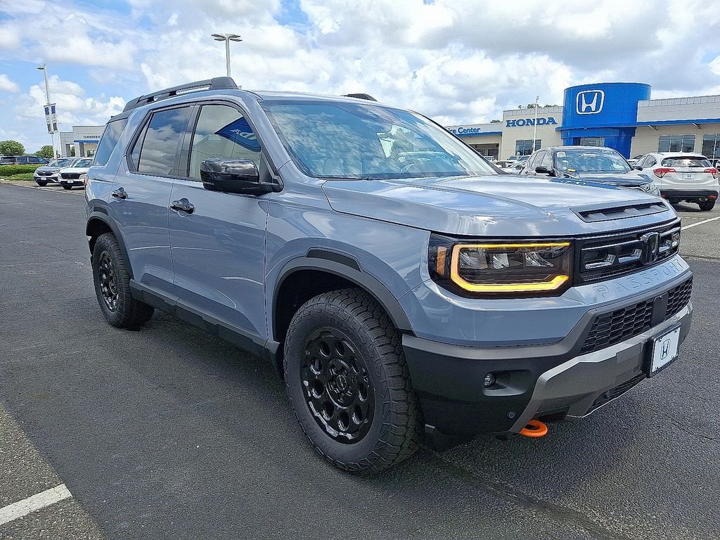New 2026 Sonic Gray Pearl Honda TrailSport Blackout Elite image 2