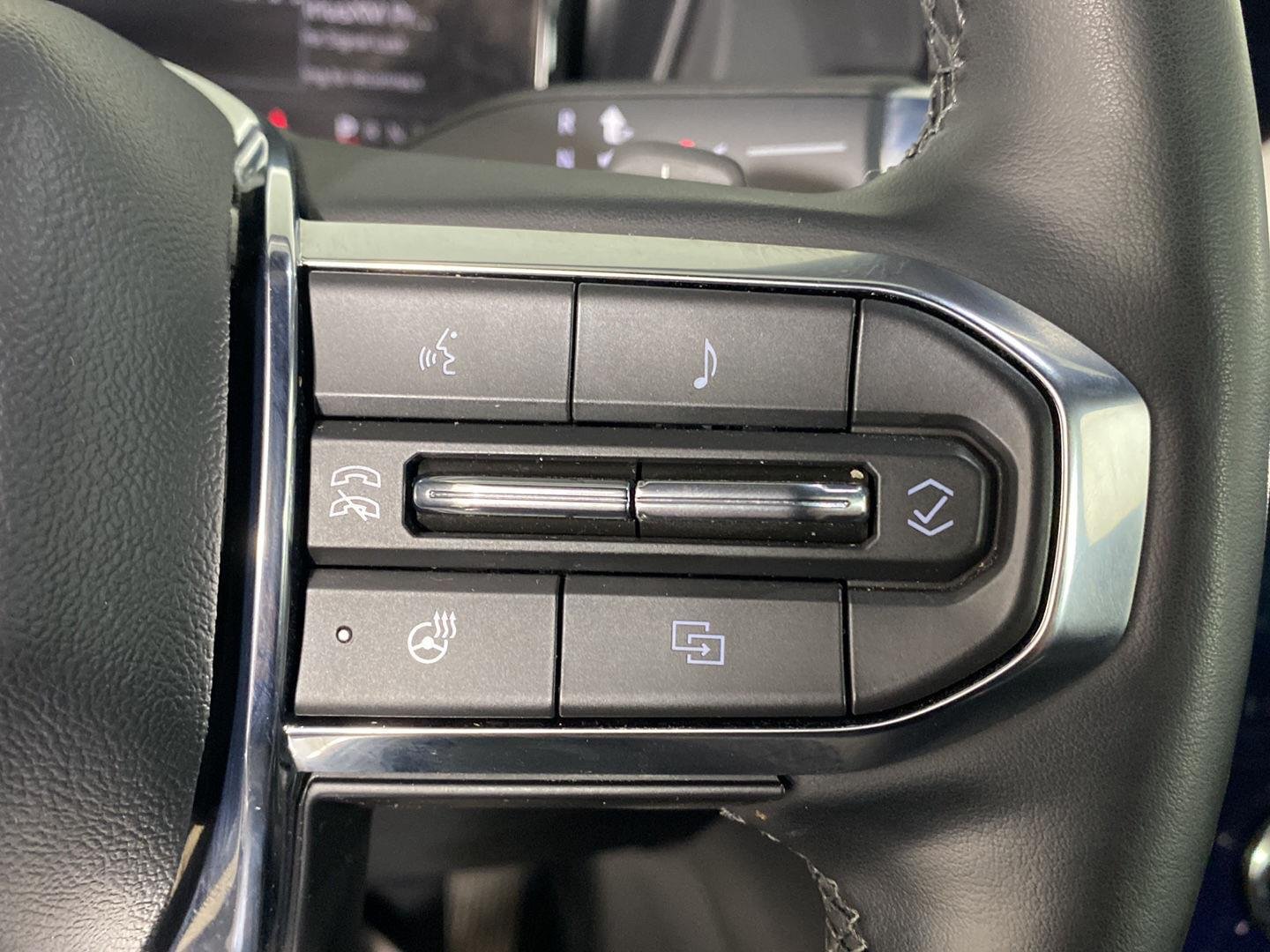 Used 2025 Rapids Metallic GMC FWD Elevation image 18