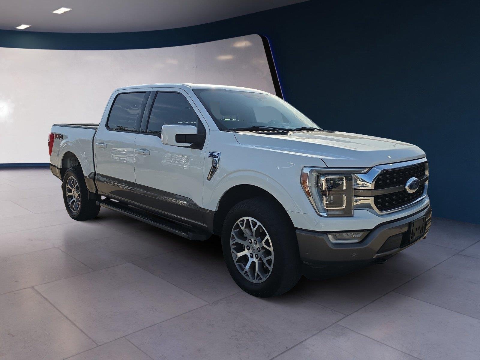 Used 2022 Star White Metallic Tri-Coat/Stone Gray Ford King Ranch image 7