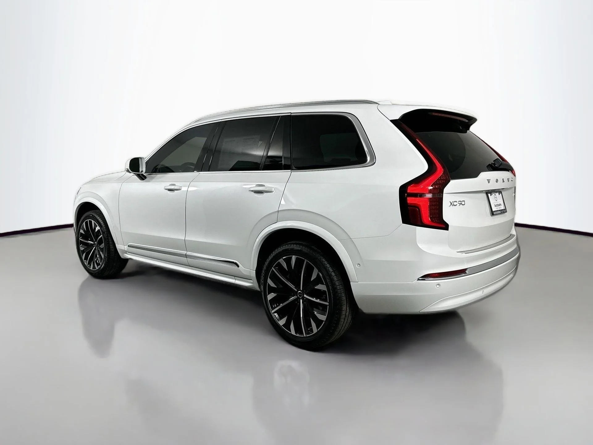 New 2026 Crystal White Volvo Plus image 8