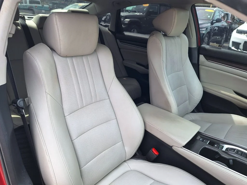 Used 2022  Honda EX-L image 30
