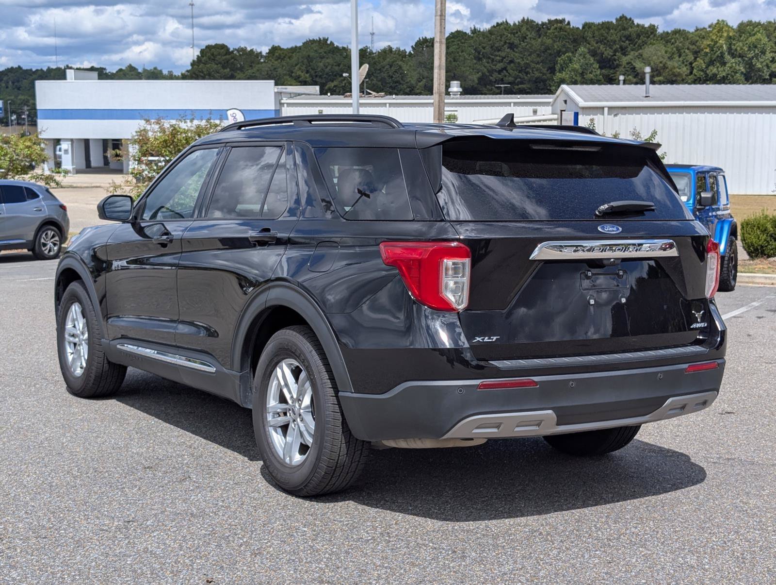 2023 Ford Explorer XLT - Photo 9