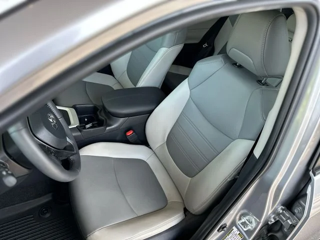 Used 2024 Silver Toyota XLE Premium image 12