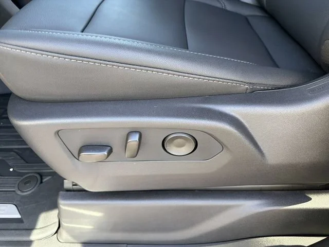 New 2026 Summit White GMC Elevation image 20