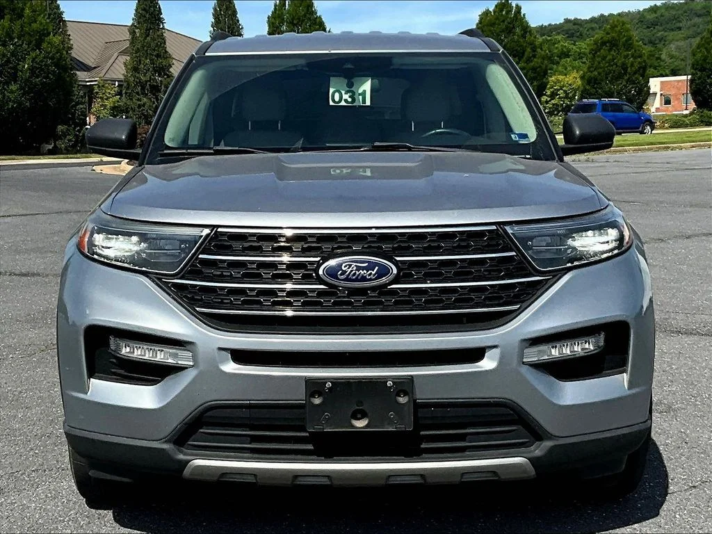 Used 2020 Silver Ford XLT image 2