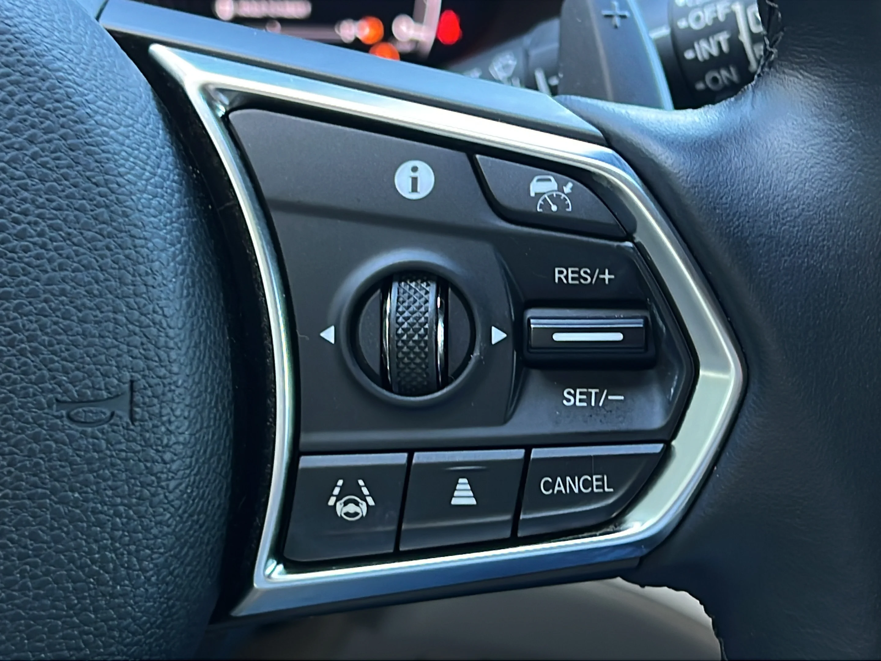 Used 2023 Platinum White Pearl Acura w/Technology Package image 22