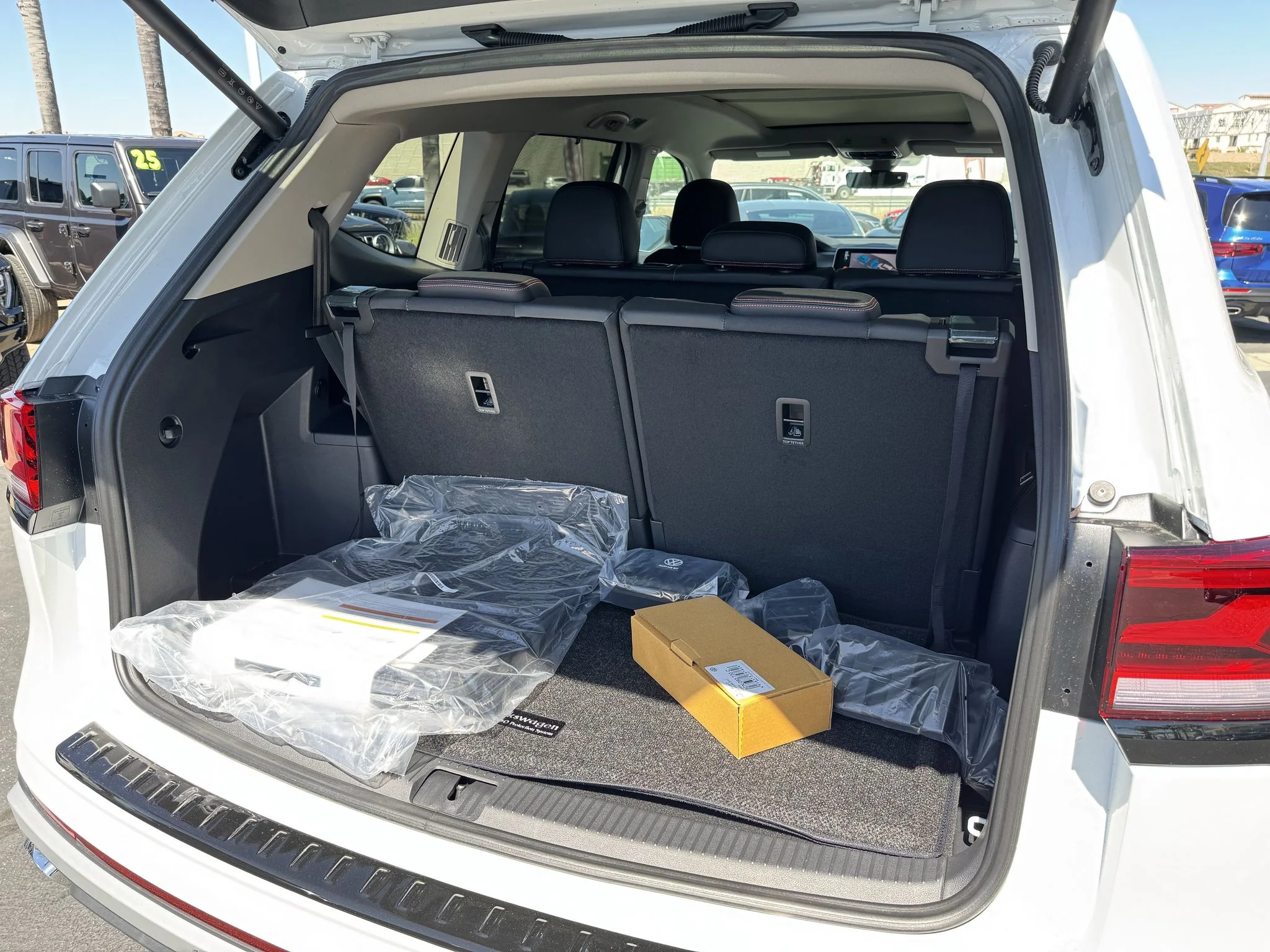 New 2026 Opal White Pearl Volkswagen 2.0T Peak Edition image 35