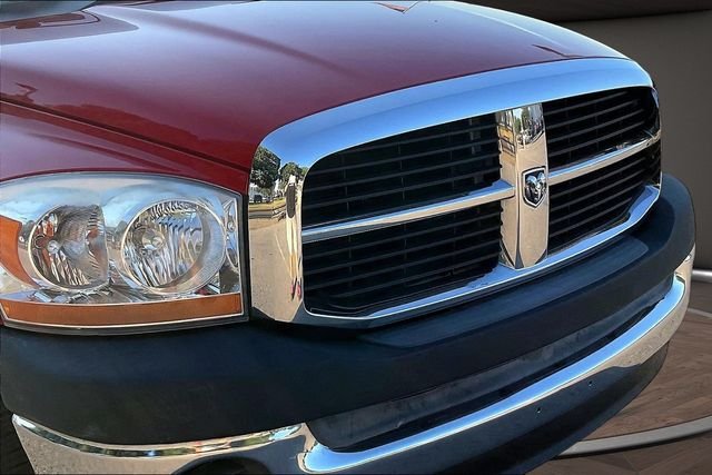 Used 2006 Red Dodge SLT image 23