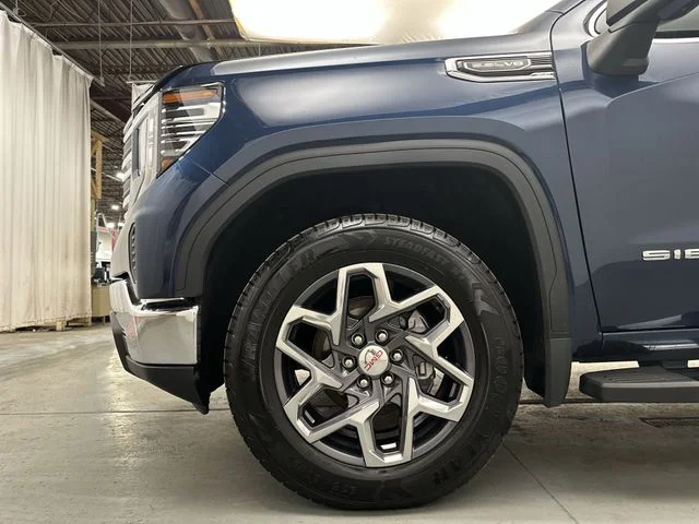 Used 2022 Blue GMC SLT image 21