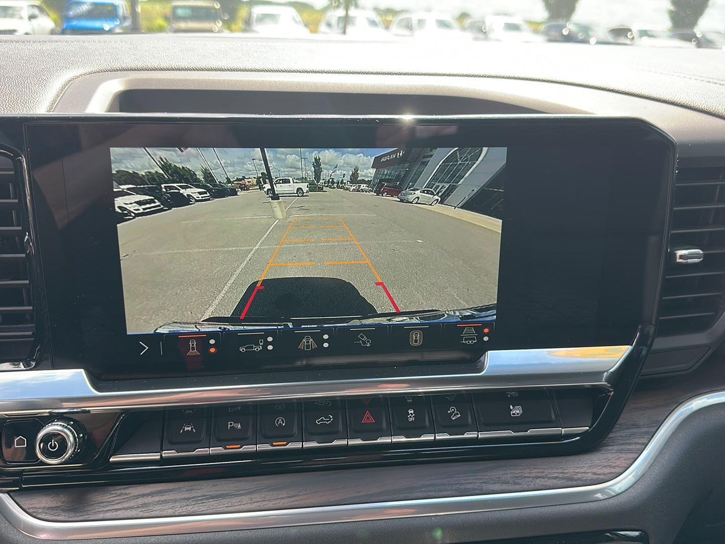 Used 2025 Summit White GMC SLT image 25
