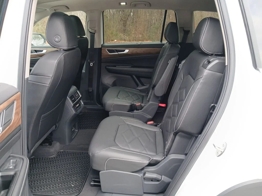 New 2026 White Volkswagen 2.0T SE w/Technology image 24