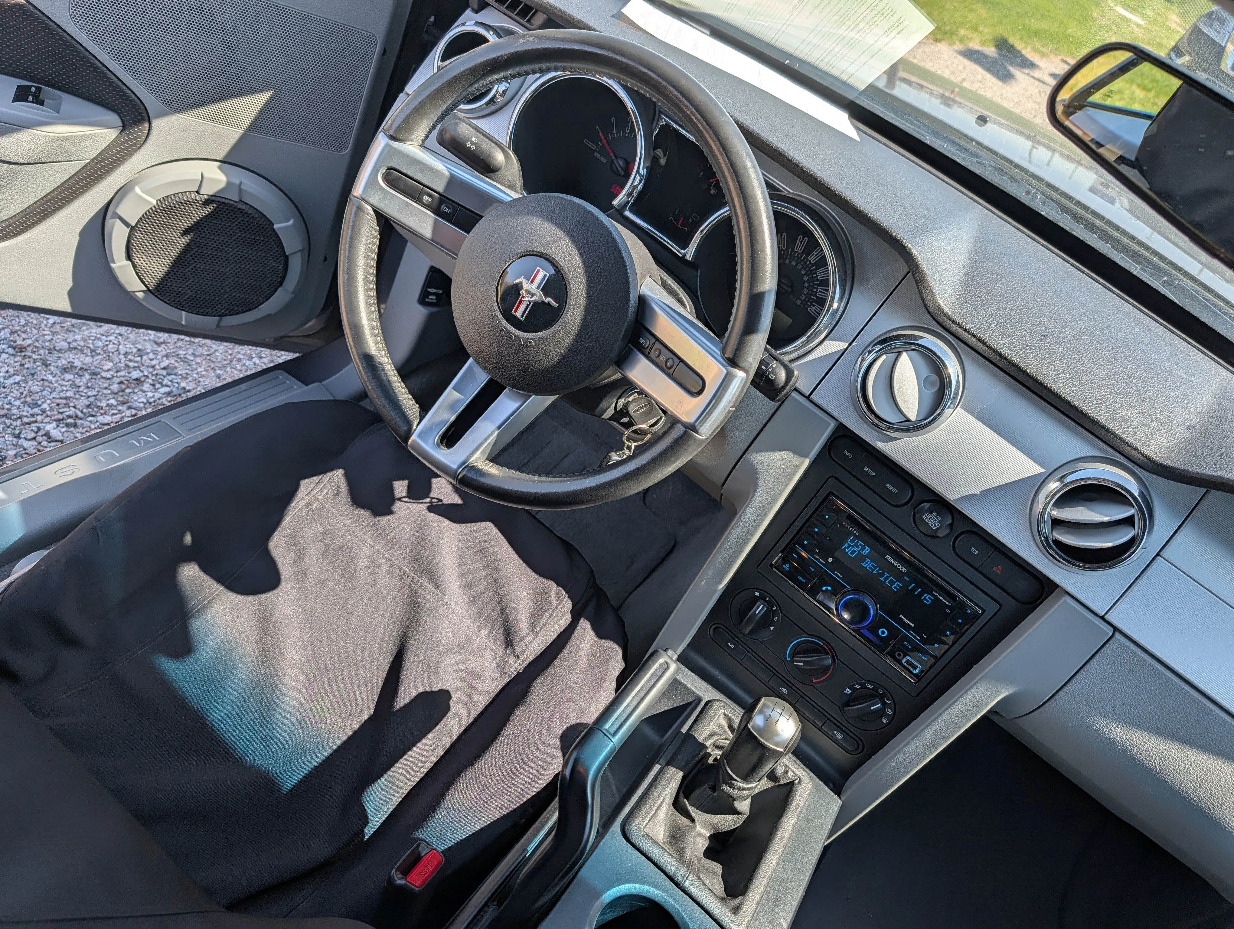 Used 2006 Satin Silver Metallic Ford GT Premium image 9