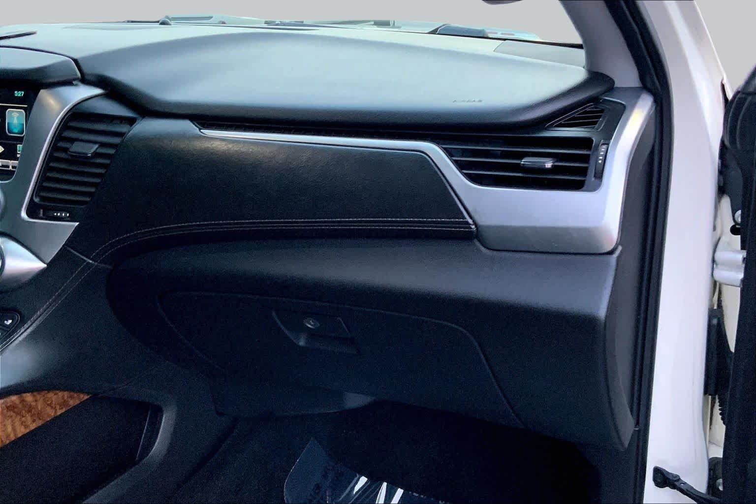 Used 2015 White Diamond Tricoat Chevrolet LTZ image 18