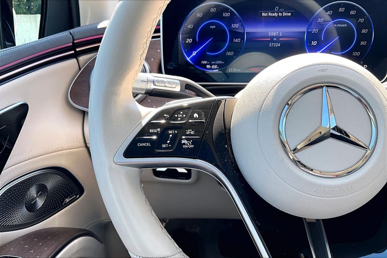 Used 2023 MANUFAKTUR Diamond White Mercedes-Benz EQS 450+ image 22