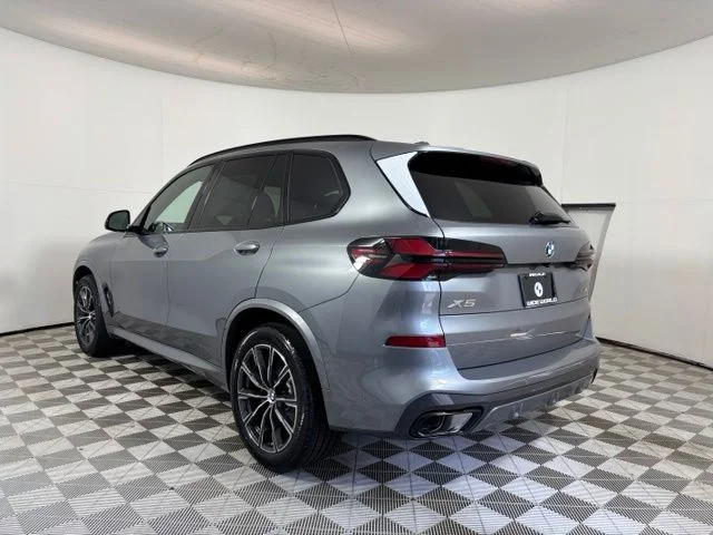 New 2026 Skyscraper Grey Metallic BMW xDrive40i image 5