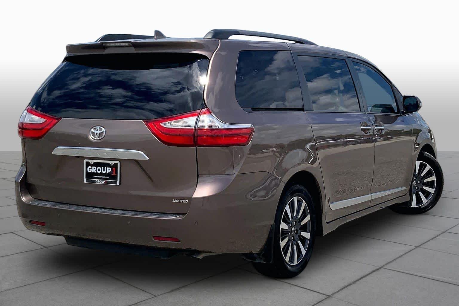 Used 2018 Toasted Walnut Pearl Toyota Limited image 13