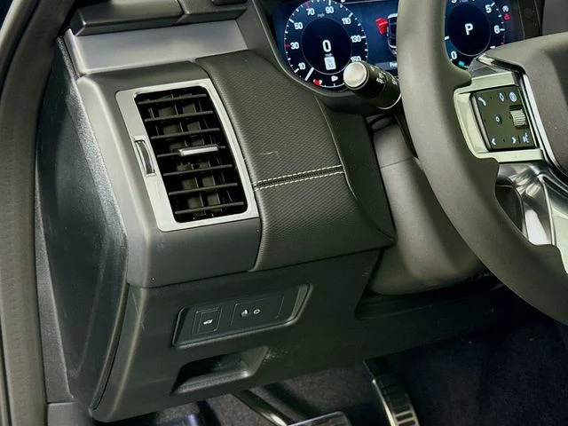 2026 Land Rover Discovery Dynamic SE - Photo 10