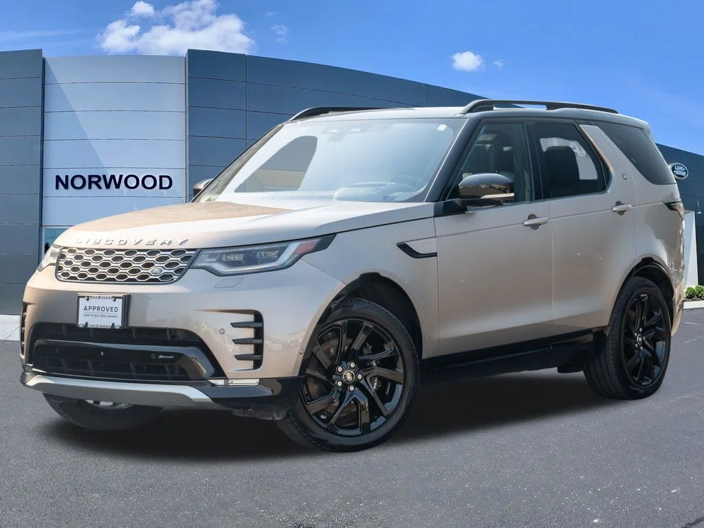 2023 Land Rover Discovery Metropolitan Edition's photo