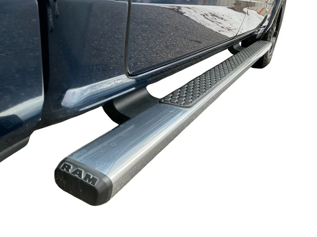 Used 2022 Blue Ram Laramie image 17