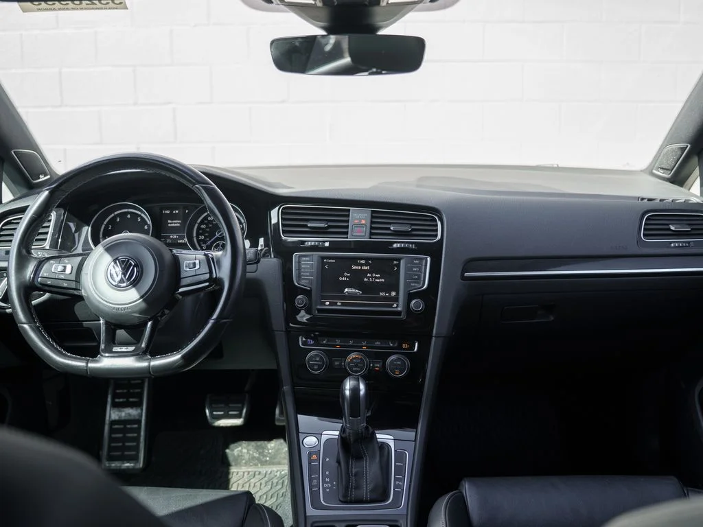 Used 2017  Volkswagen Base image 20