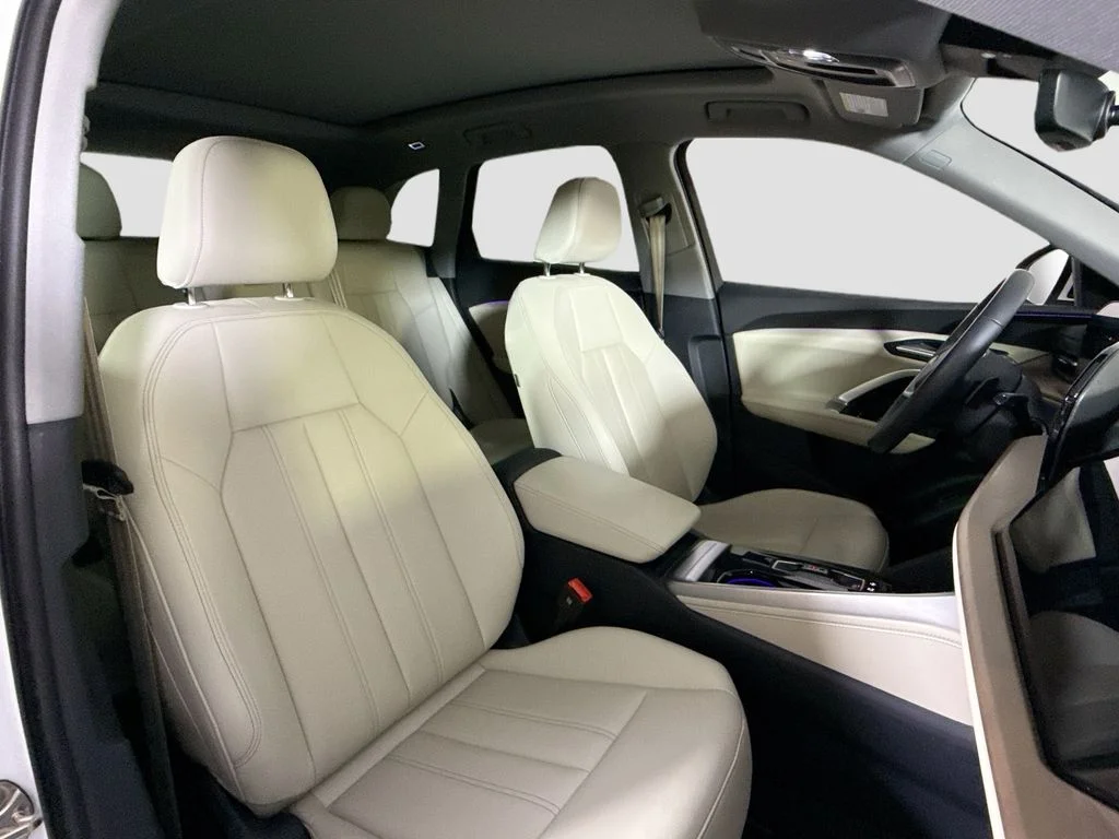 Used 2025 White Audi 2.0T Premium image 16