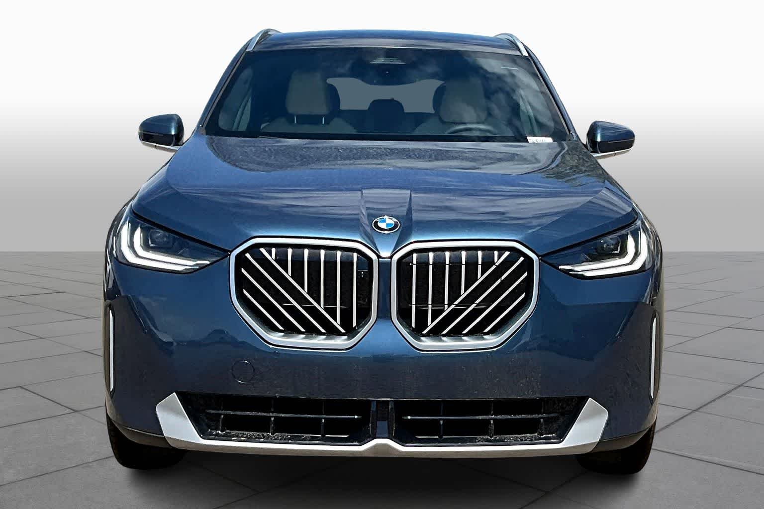 New 2026 Arctic Race Blue metallic BMW 30 xDrive image 3