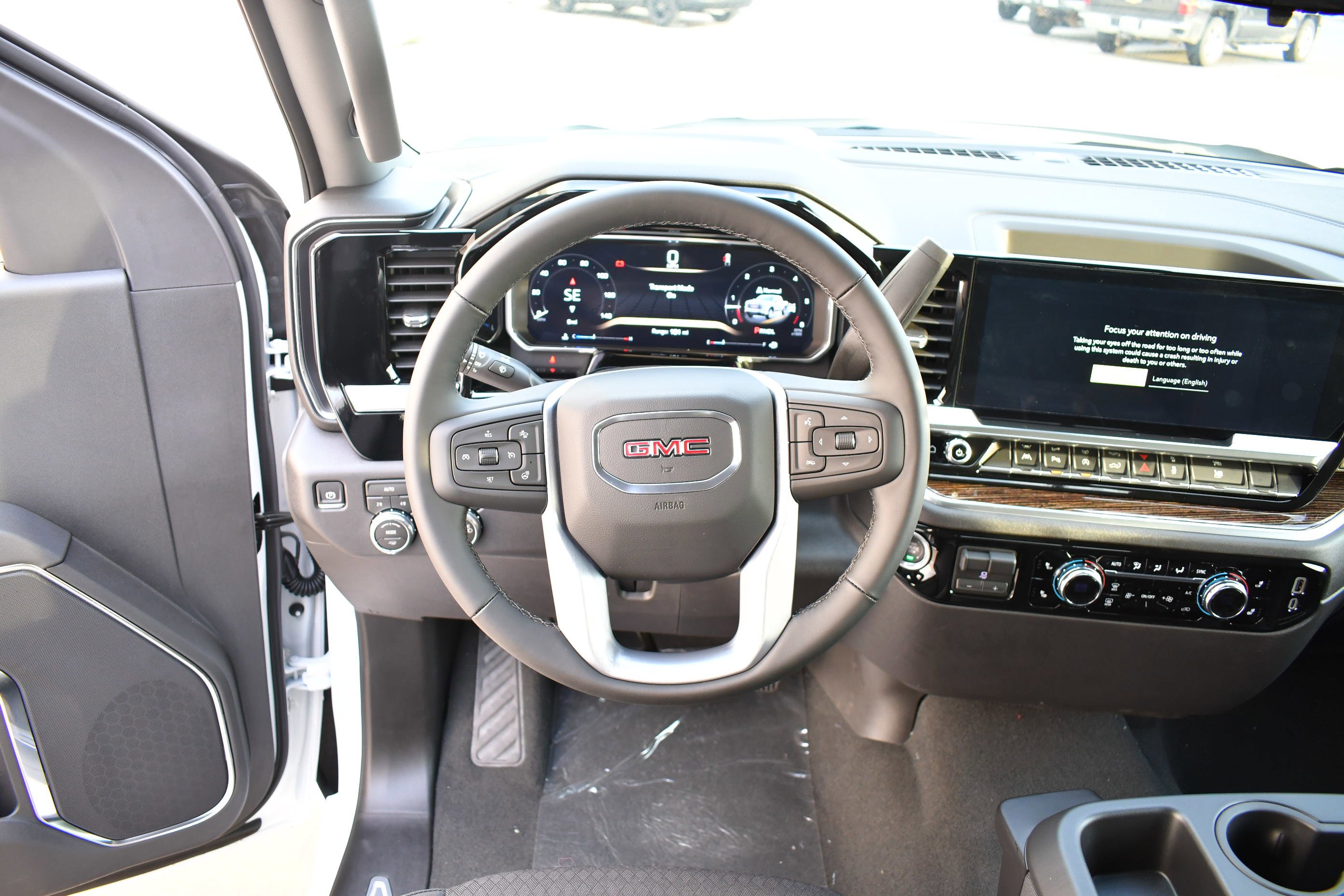 2026 GMC Sierra 1500 SLE - Photo 17