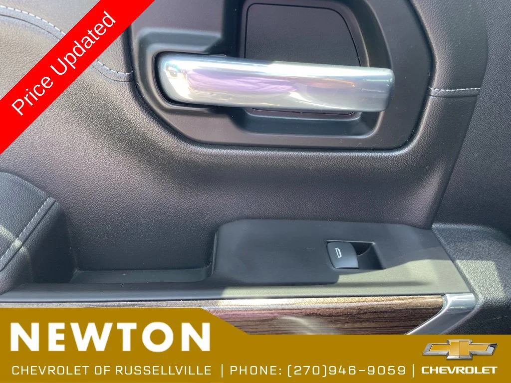 Used 2021 SUMMIT WHITE Chevrolet RST image 34
