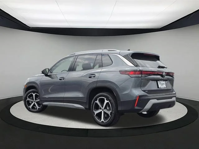 New 2026 Platinum Gray Metallic Volkswagen SE image 5