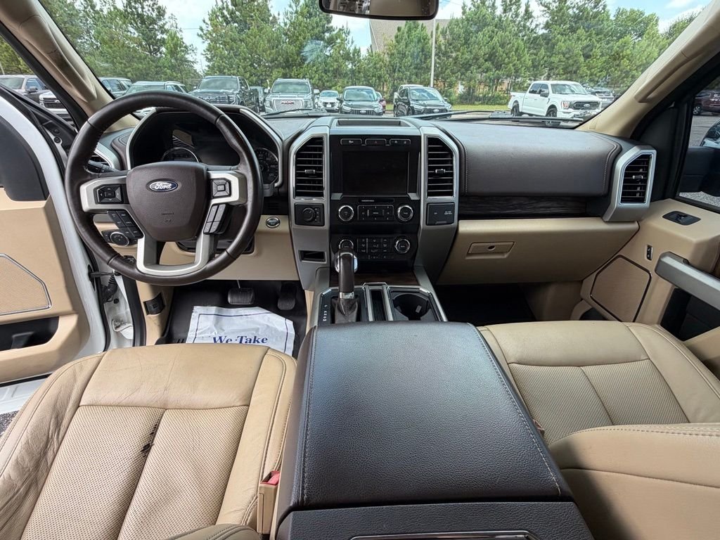 Used 2020  Ford Lariat image 2