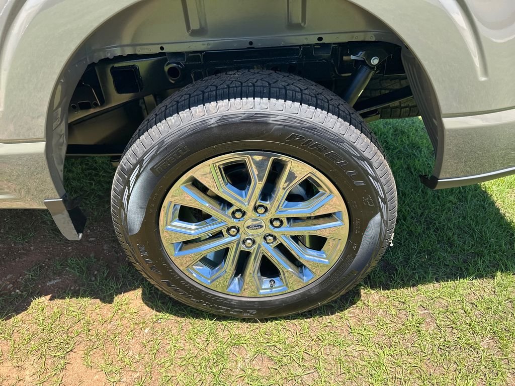 New 2026 Marsh Gray Ford XLT image 19