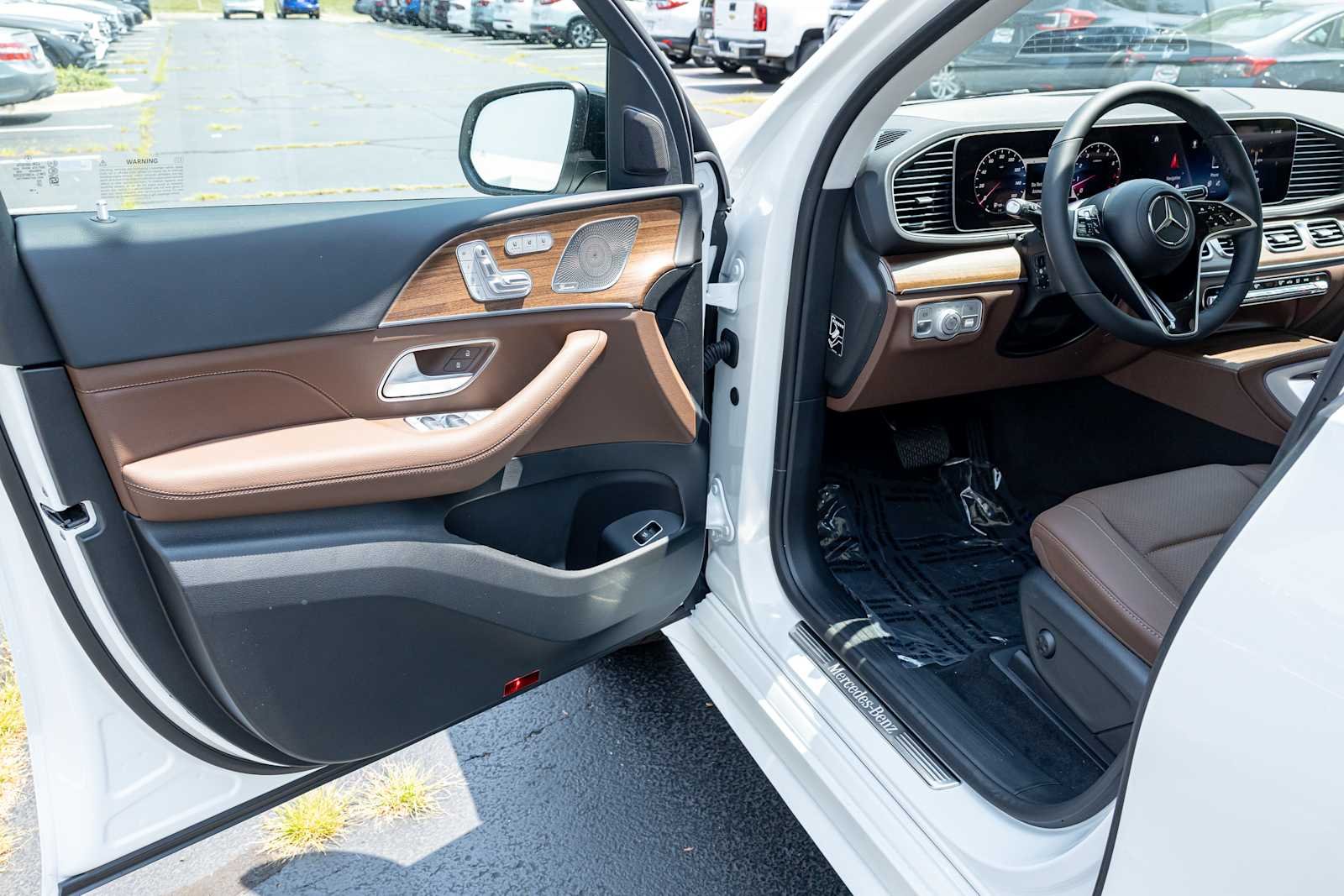 New 2026 Polar White Mercedes-Benz GLE 350 image 9
