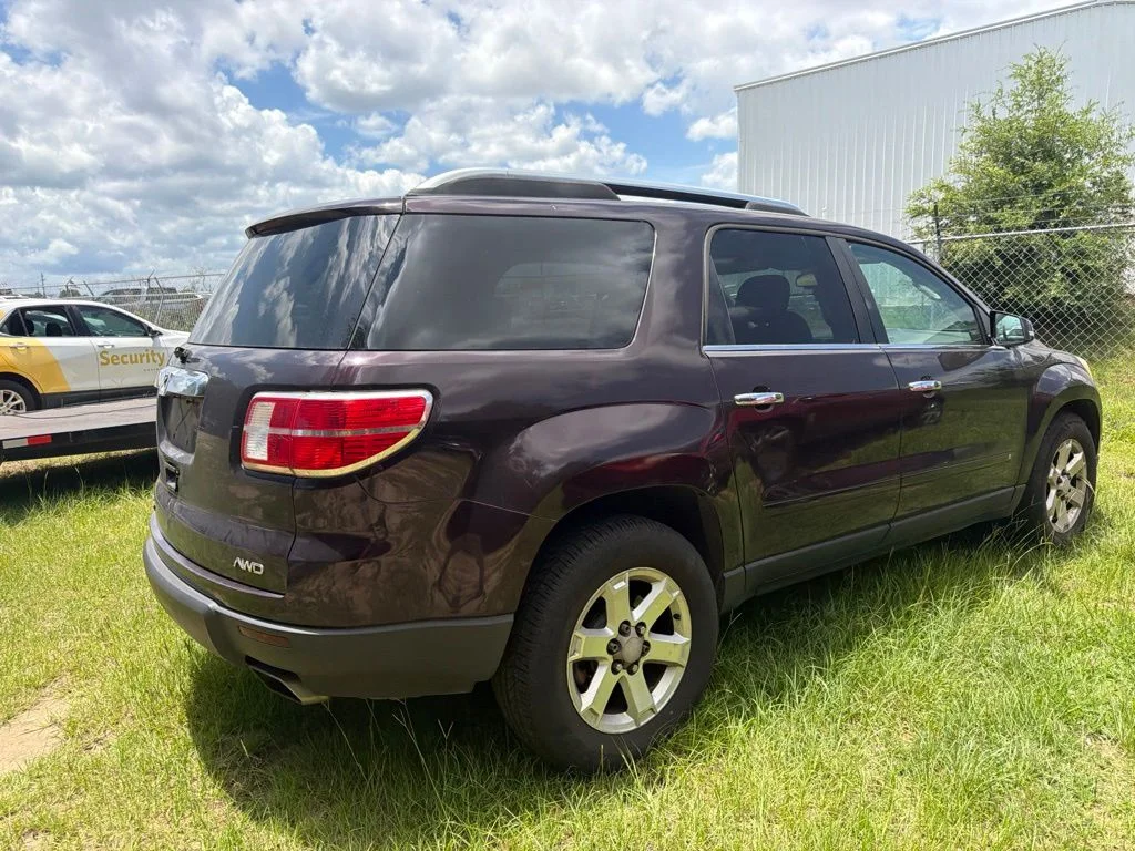 Used 2008 Red Saturn XR image 9