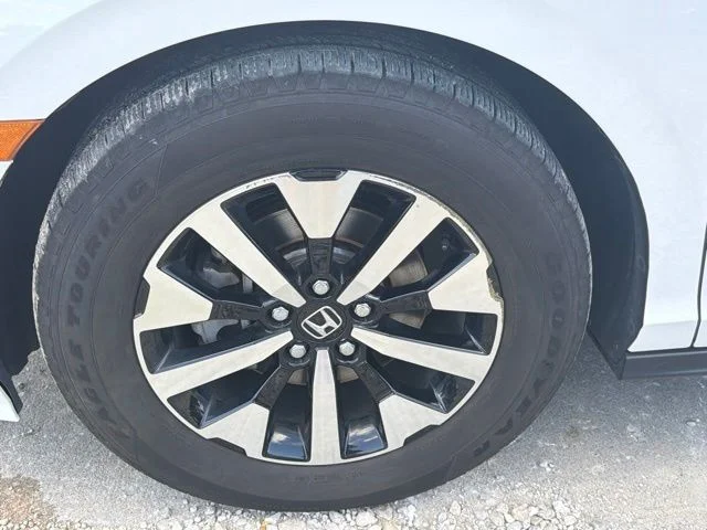 2025 Honda Odyssey EX-L - Photo 12