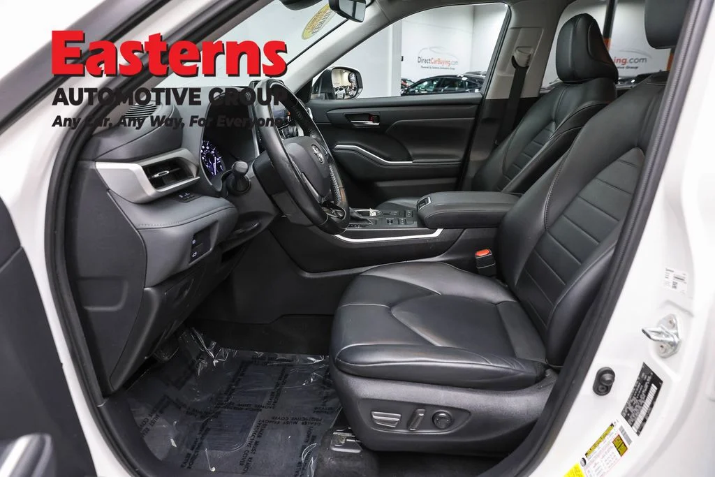 Used 2021 White Toyota XLE image 14