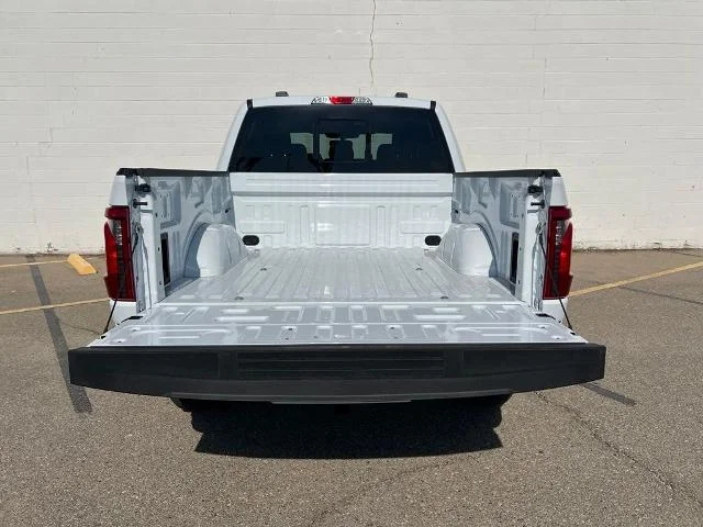 New 2026 Oxford White Ford XLT image 35